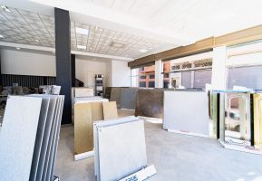 Carrelage moderne pour un intérieur élégant, idéal pour le style contemporain au Maroc.