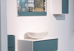 Carrelage moderne pour salle de bain, alliant style contemporain et fonctionnalité, disponible chez Carlito au Maroc.